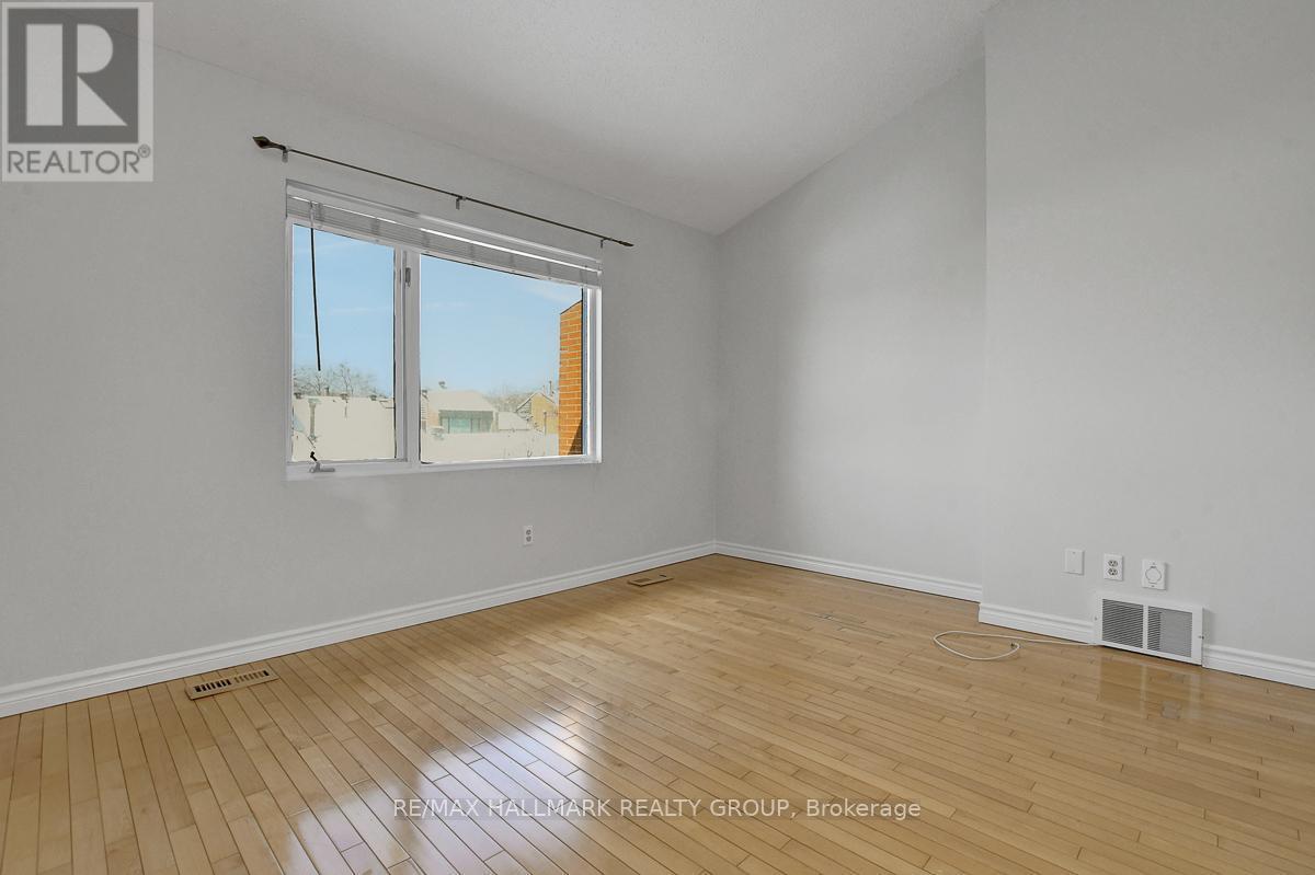261 Bruyere Street, Ottawa, ON - Indoor Photo Showing Other Room