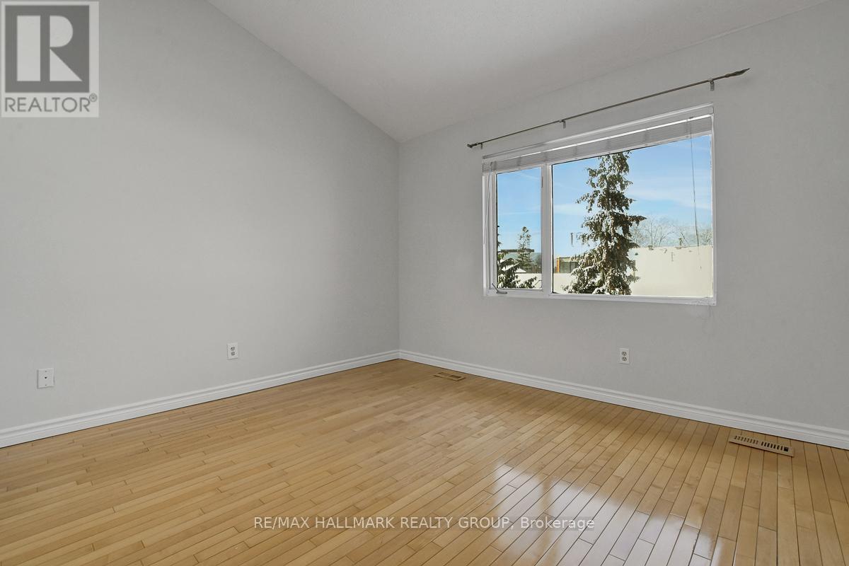 261 Bruyere Street, Ottawa, ON - Indoor Photo Showing Other Room