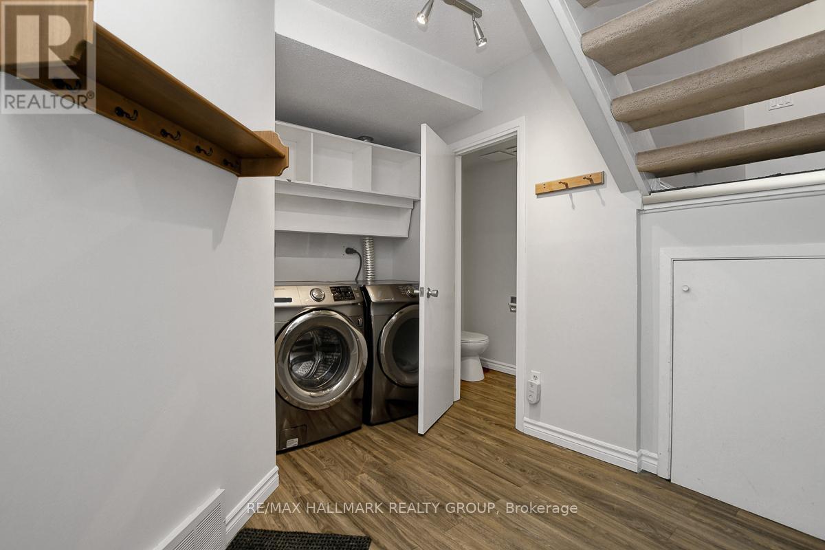 261 Bruyere Street, Ottawa, ON - Indoor Photo Showing Laundry Room