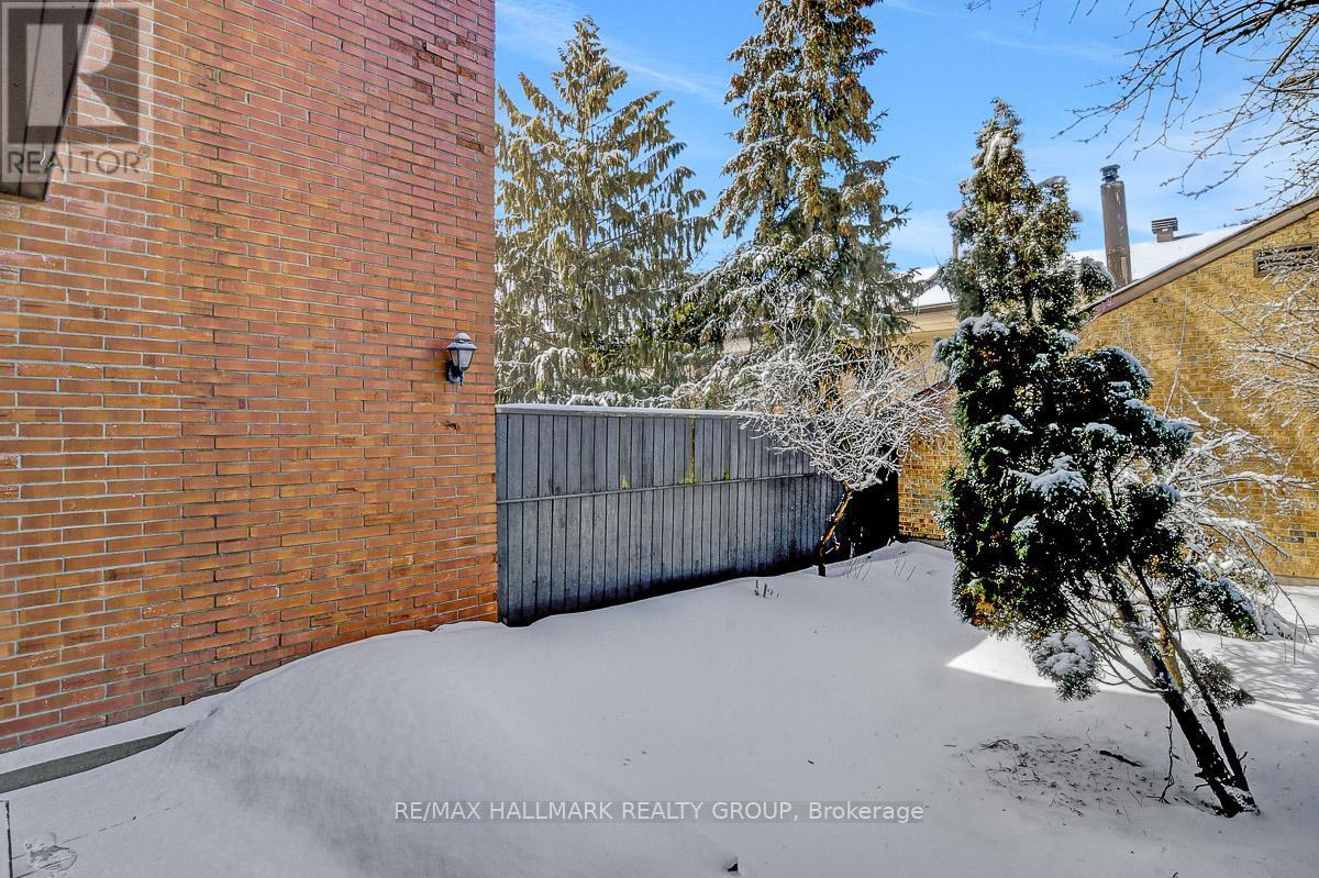 261 Bruyere Street, Ottawa, ON - Outdoor