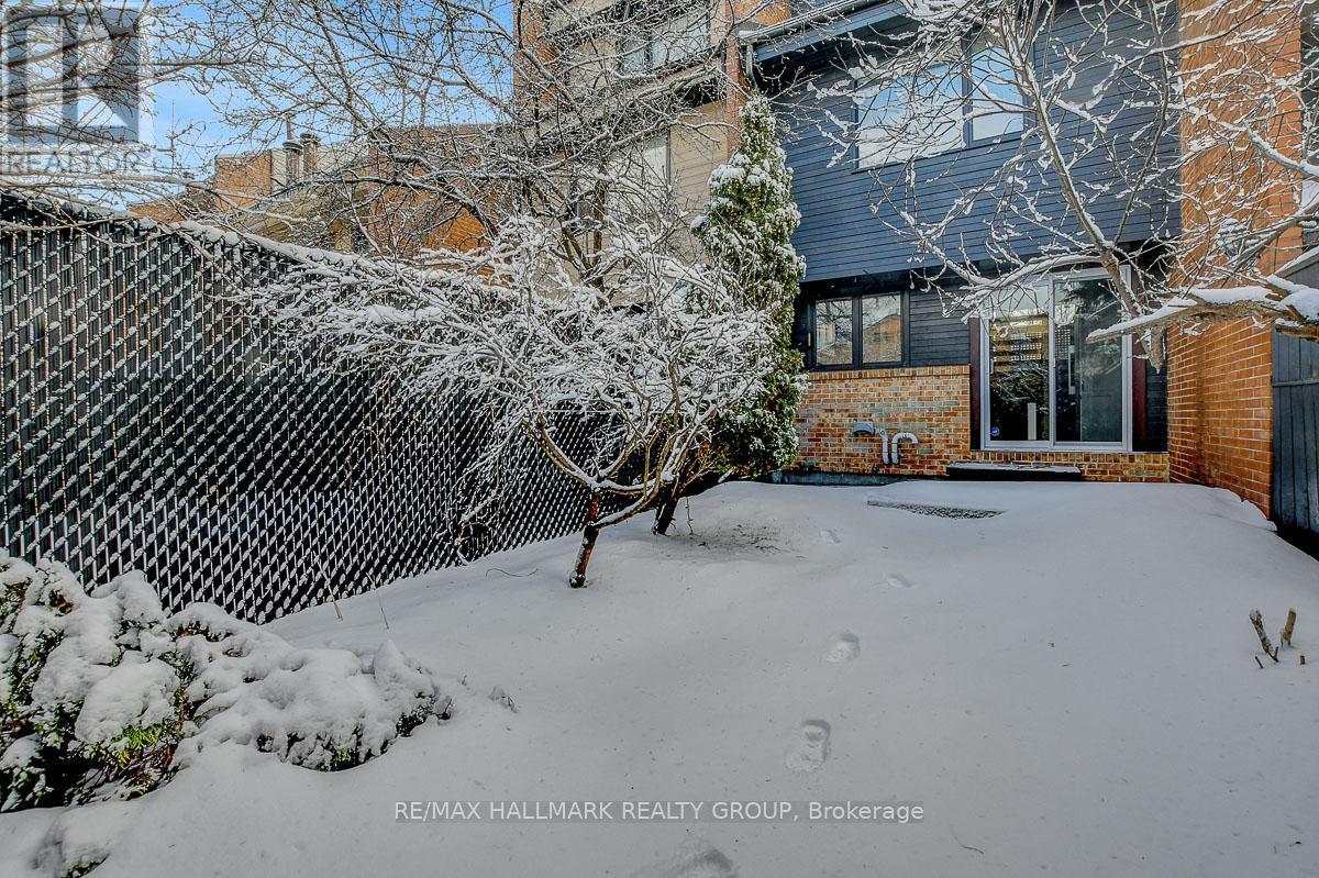 261 Bruyere Street, Ottawa, ON - Outdoor