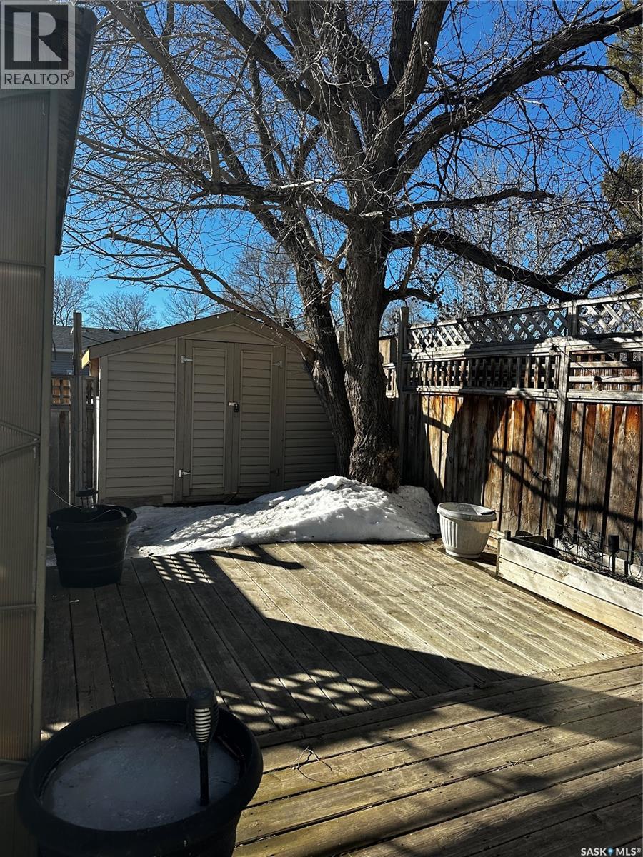 39 Greenwood Crescent, Regina, SK - Outdoor