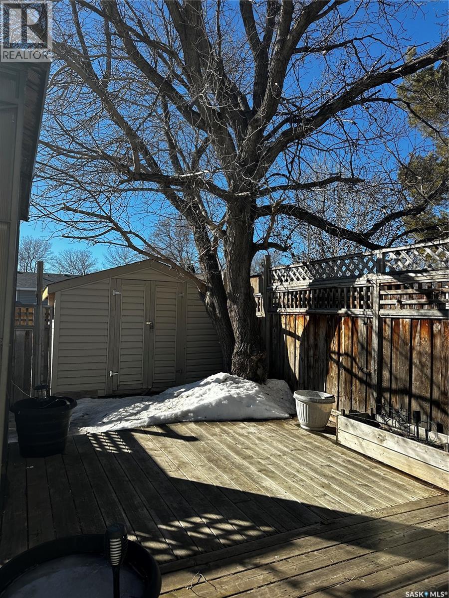39 Greenwood Crescent, Regina, SK - Outdoor