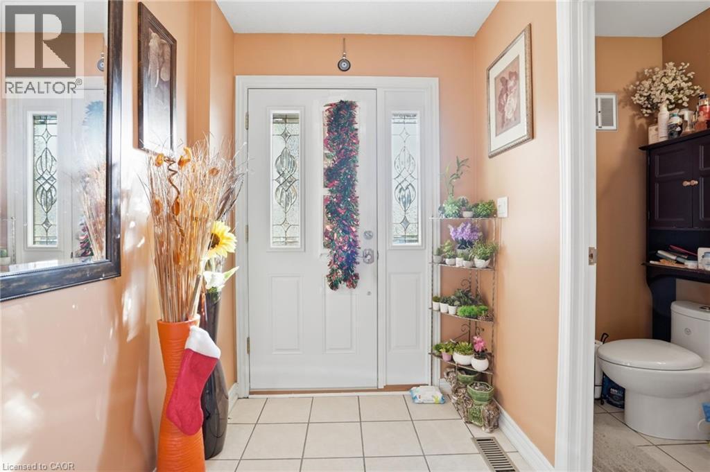 92 St. Andrews Drive, Hamilton, ON - Indoor Photo Showing Bathroom