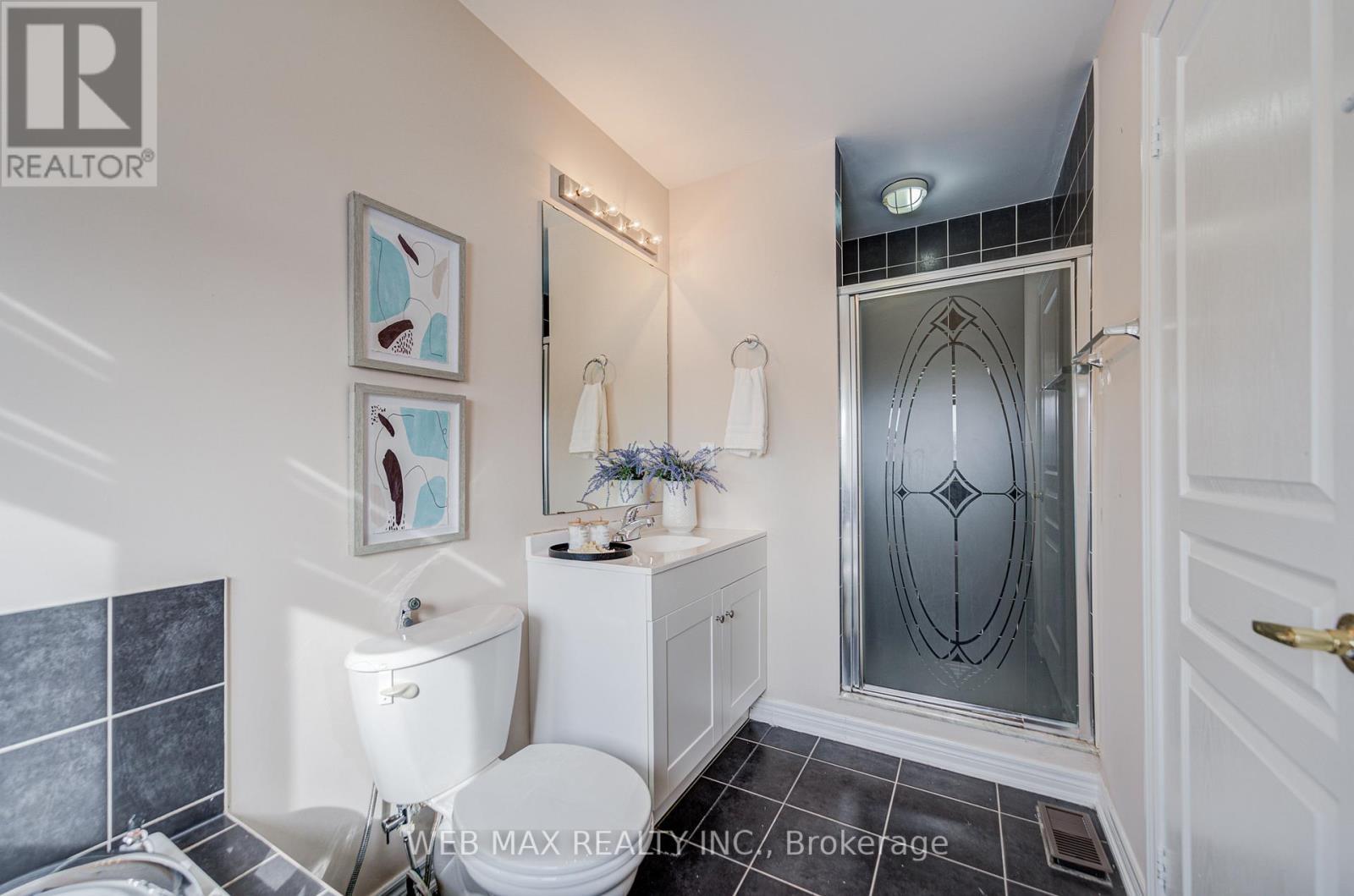 4462 Centretown Way, Mississauga, ON - Indoor Photo Showing Bathroom