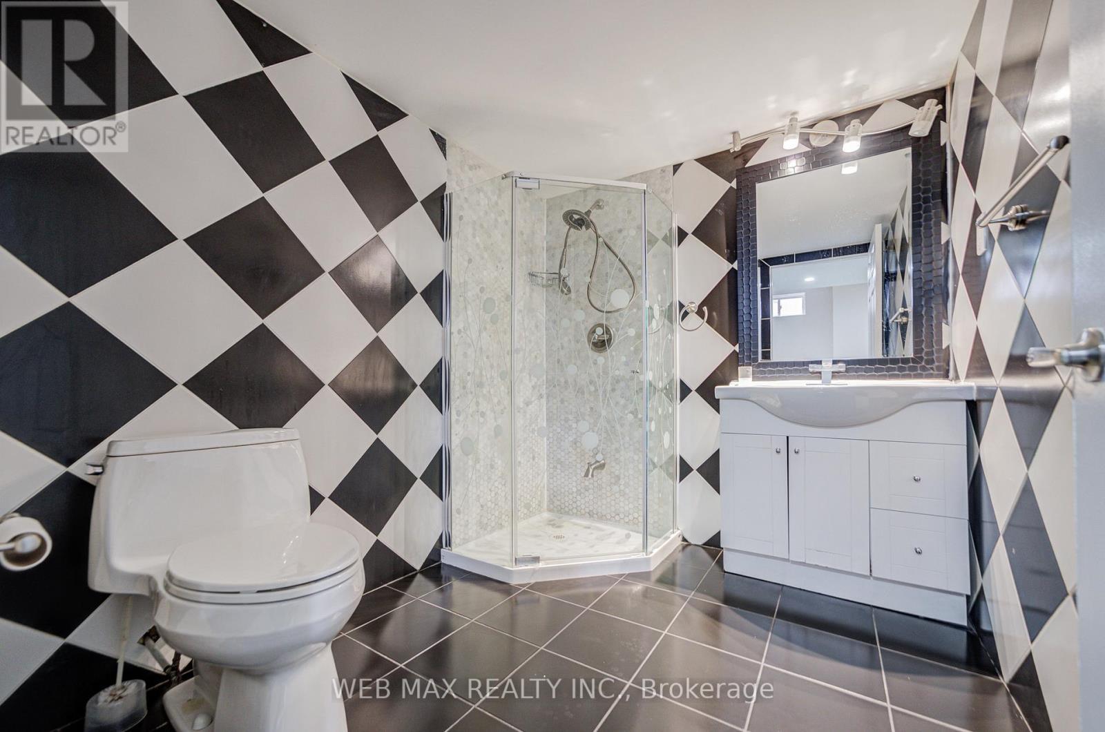 4462 Centretown Way, Mississauga, ON - Indoor Photo Showing Bathroom