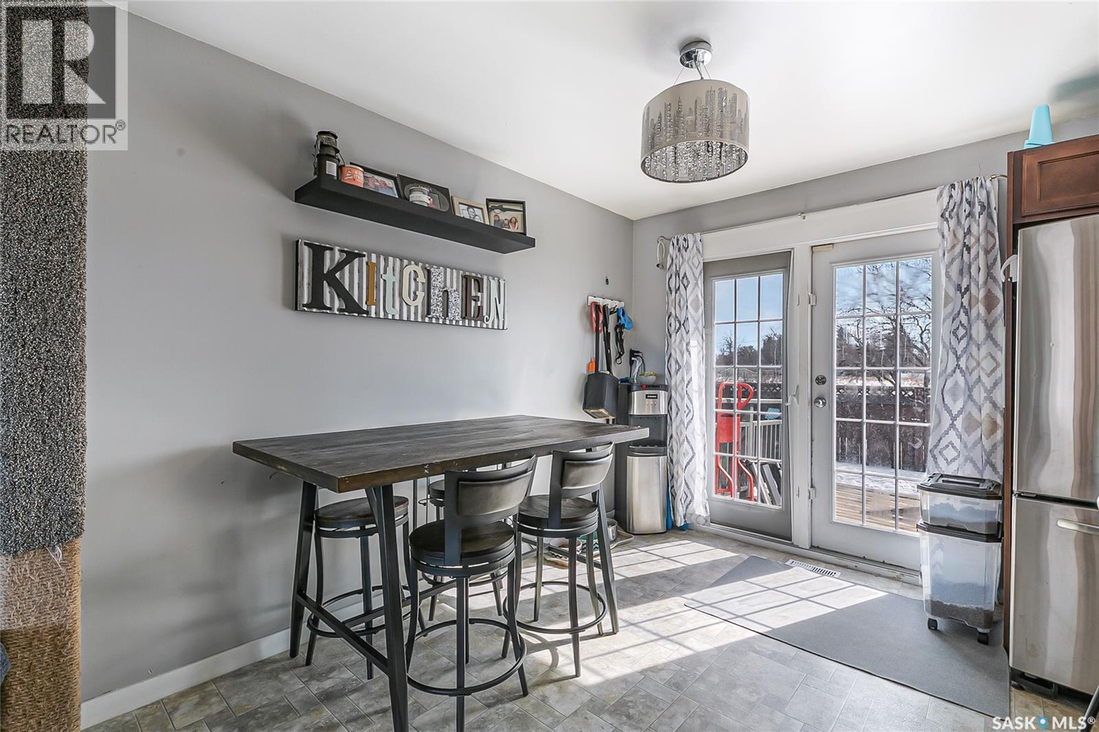 35 Cooper Crescent, Regina, SK - Indoor Photo Showing Dining Room