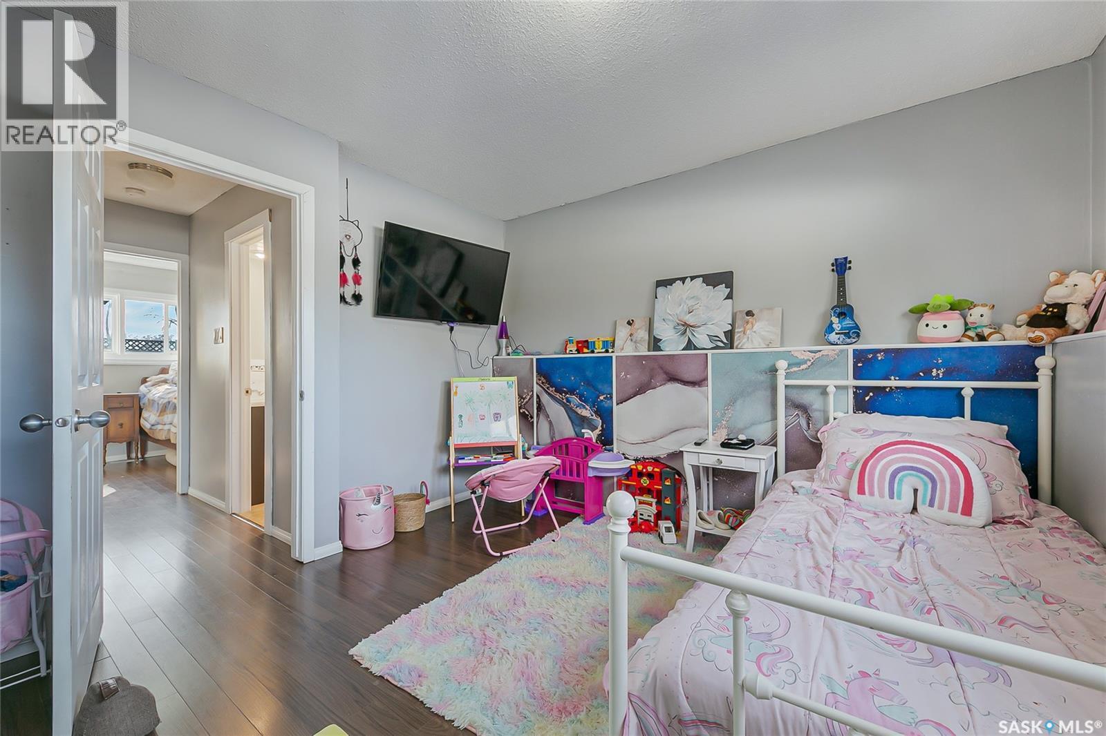 35 Cooper Crescent, Regina, SK - Indoor Photo Showing Bedroom
