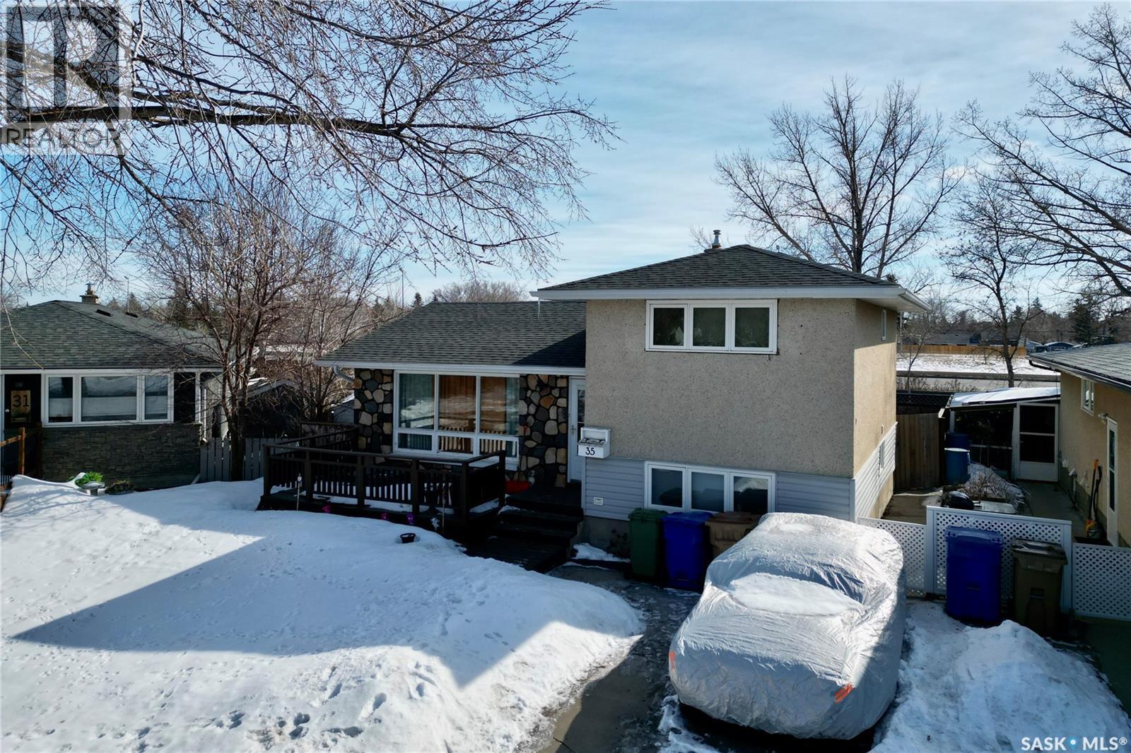 35 Cooper Crescent, Regina, SK - Outdoor