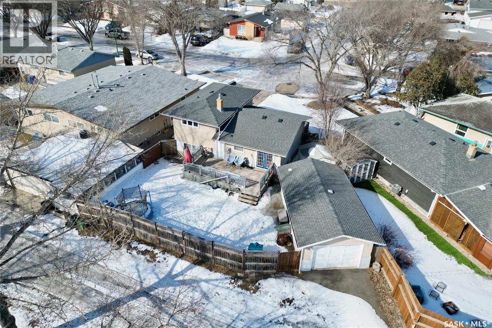 35 Cooper Crescent, Regina, SK - Outdoor