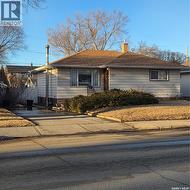 948 Grace STREET Moose Jaw, SK S6H 3C1