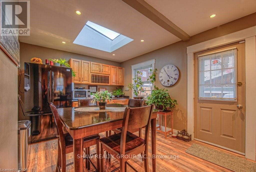 81 Beechwood Avenue, Hamilton, ON - Indoor Photo Showing Dining Room