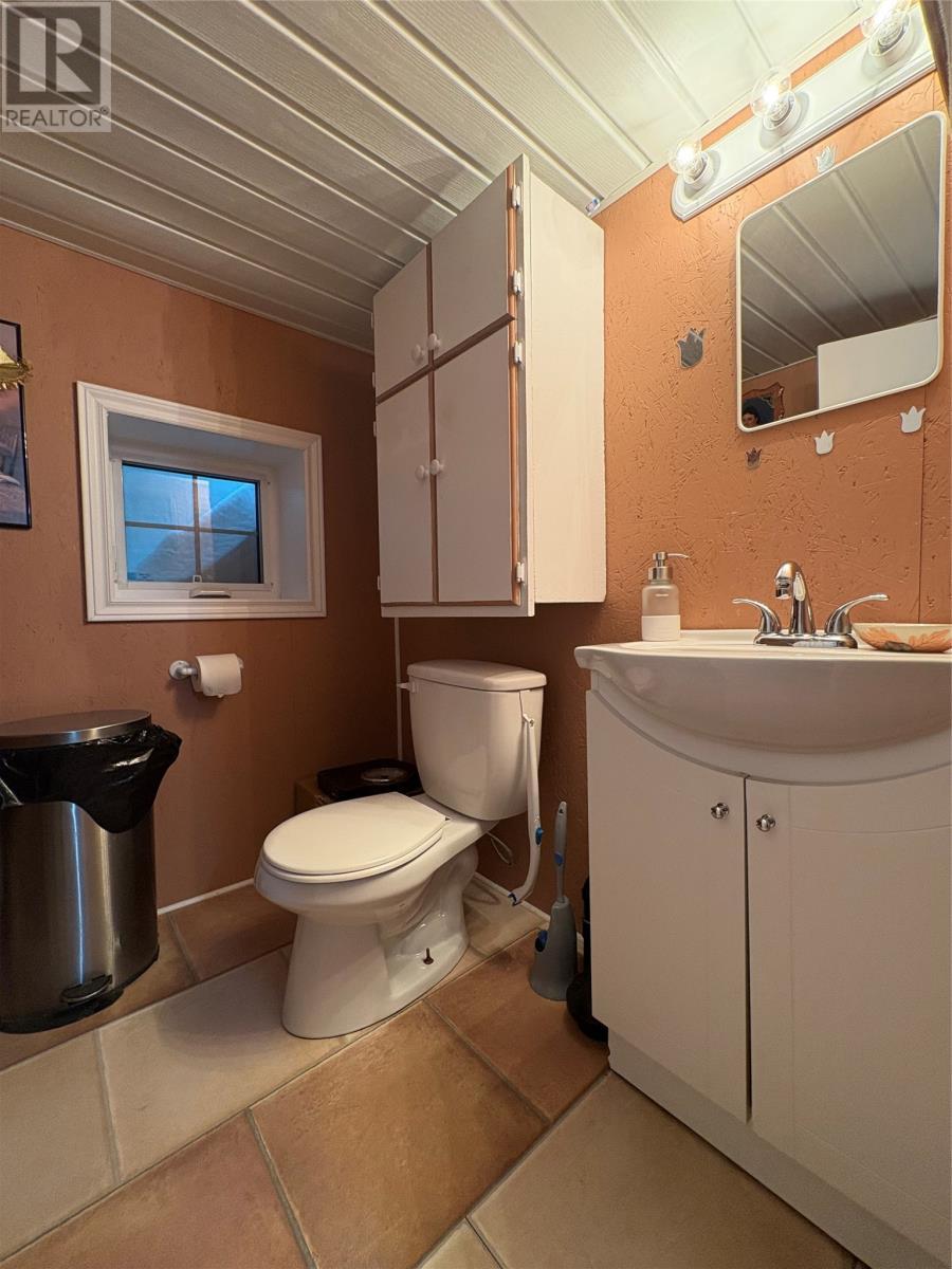 11 Lamage Point Road, St Anthony, NL - Indoor Photo Showing Bathroom