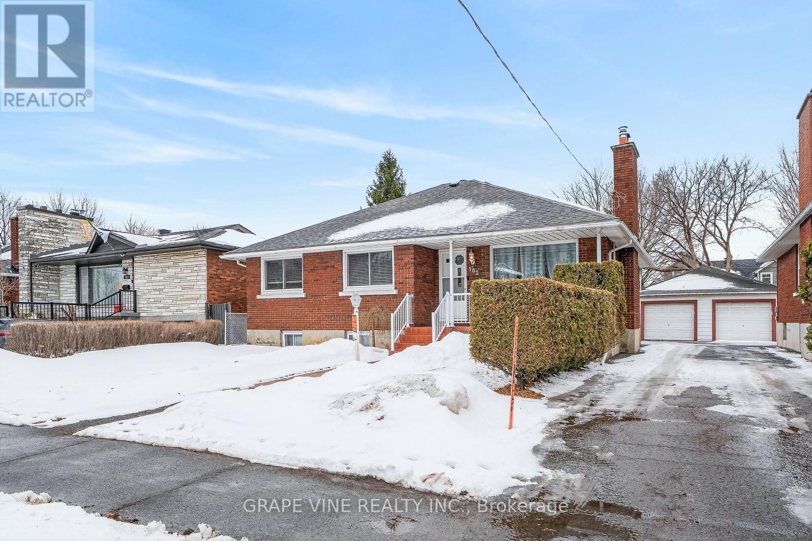 102 Donald Street, Ottawa, ON - Outdoor With Facade