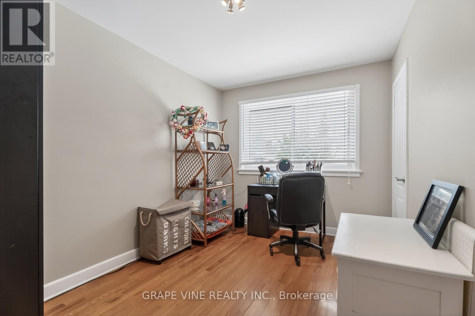 102 Donald Street, Ottawa, ON - Indoor Photo Showing Office