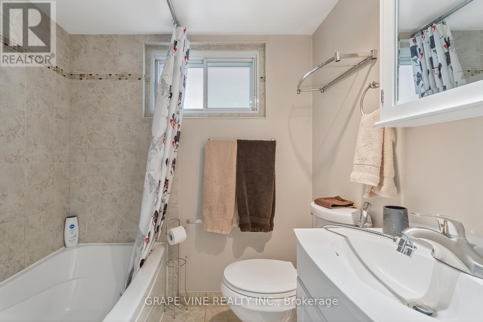 102 Donald Street, Ottawa, ON - Indoor Photo Showing Bathroom