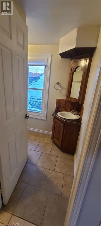 44 Ashley Street, Hamilton, ON - Indoor Photo Showing Other Room
