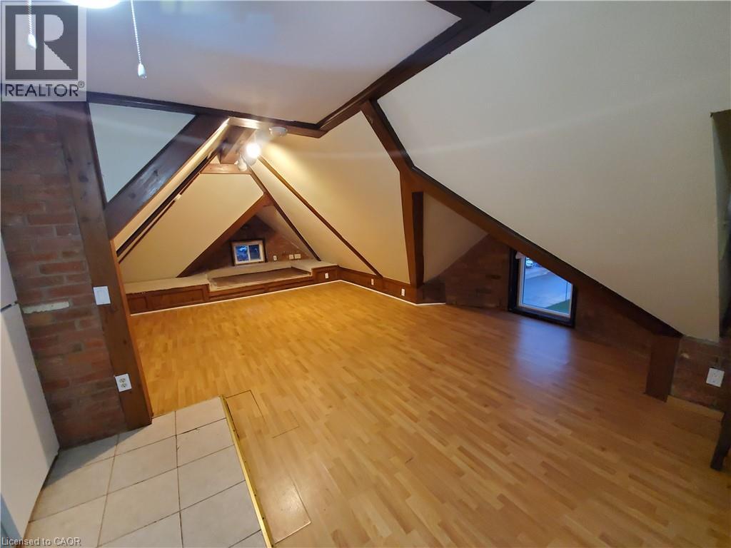 44 Ashley Street, Hamilton, ON - Indoor Photo Showing Other Room