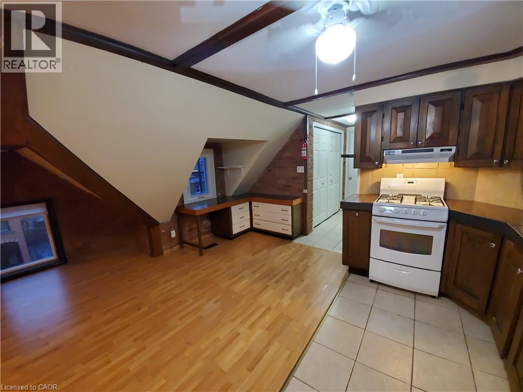 44 Ashley Street, Hamilton, ON - Indoor Photo Showing Kitchen