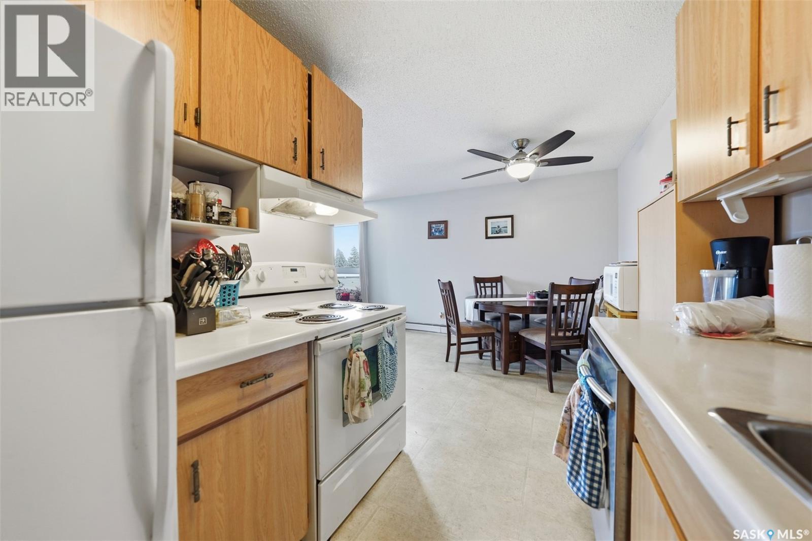 1031 425 115Th Street E, Saskatoon, SK - Indoor Photo Showing Kitchen