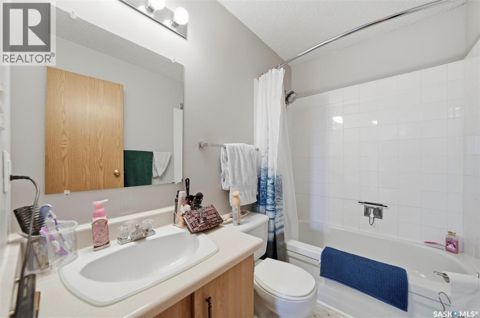 1031 425 115Th Street E, Saskatoon, SK - Indoor Photo Showing Bathroom