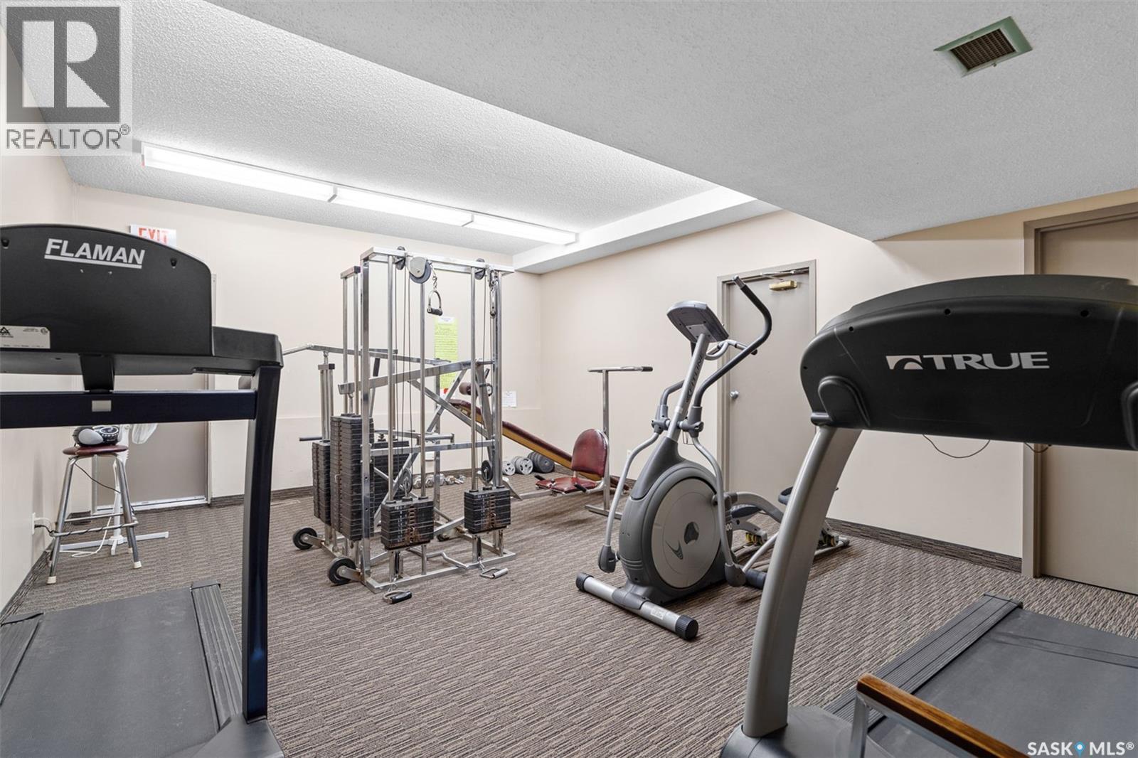 1031 425 115Th Street E, Saskatoon, SK - Indoor Photo Showing Gym Room