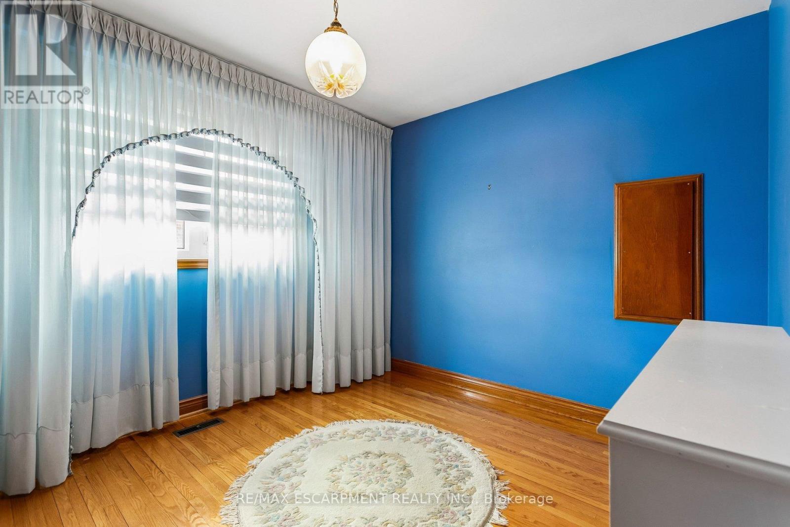 1400 Bough Beeches Boulevard, Mississauga, ON - Indoor