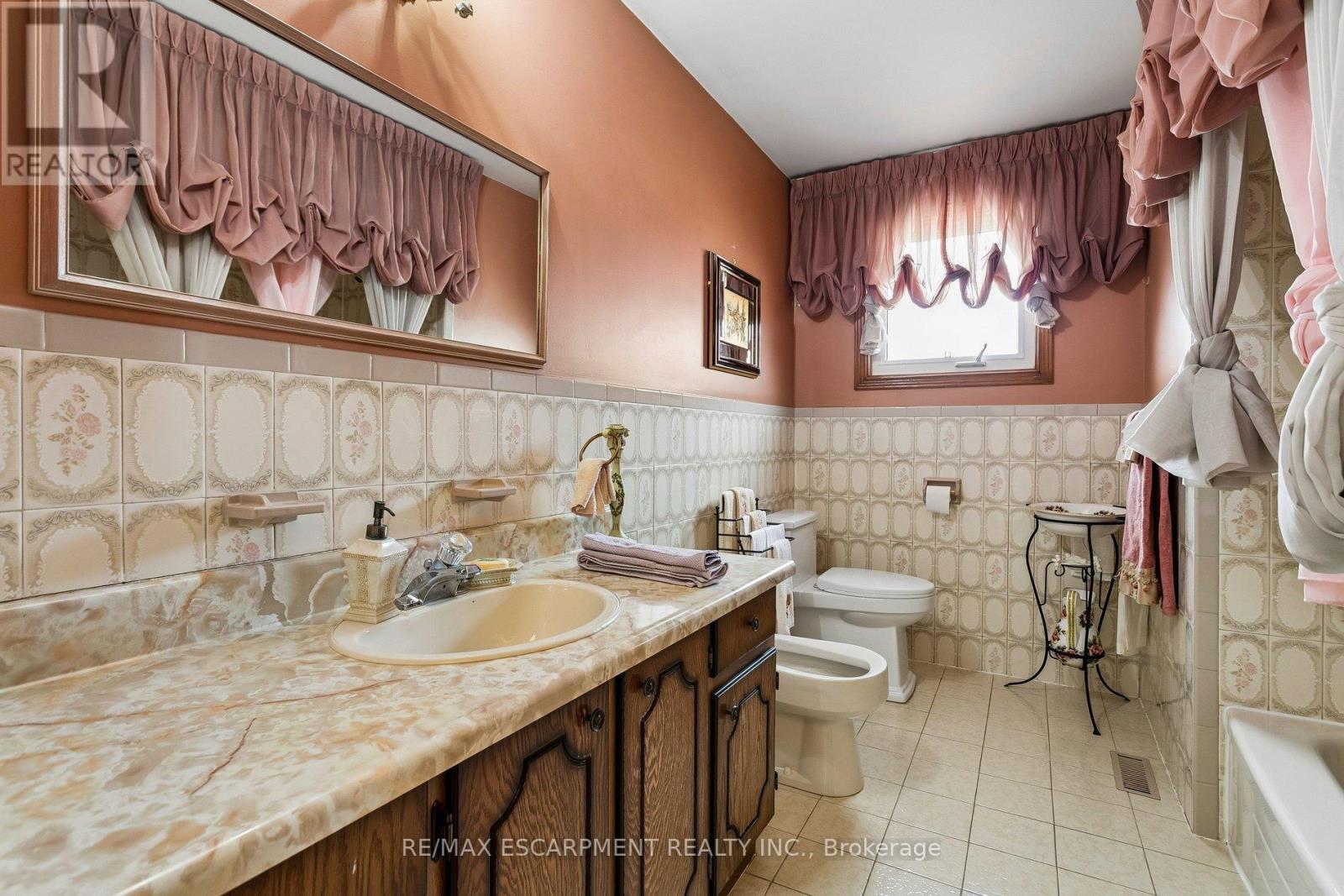 1400 Bough Beeches Boulevard, Mississauga, ON - Indoor Photo Showing Bathroom