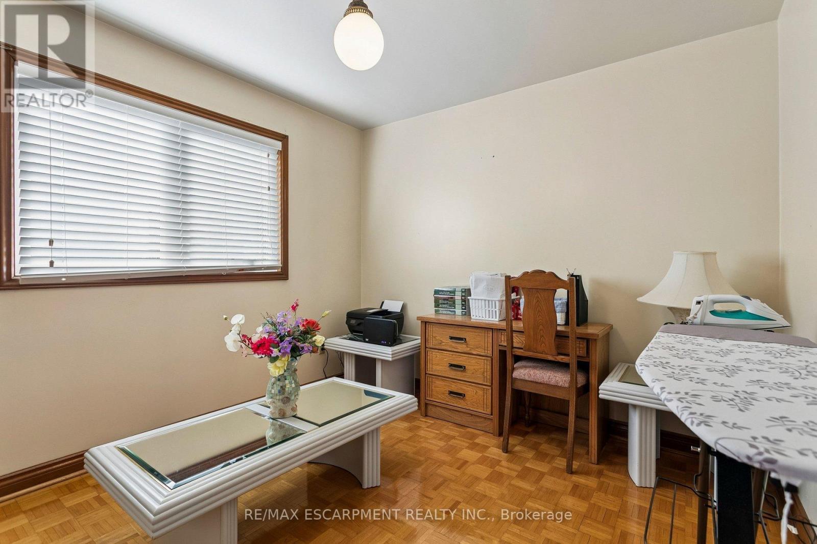 1400 Bough Beeches Boulevard, Mississauga, ON - Indoor