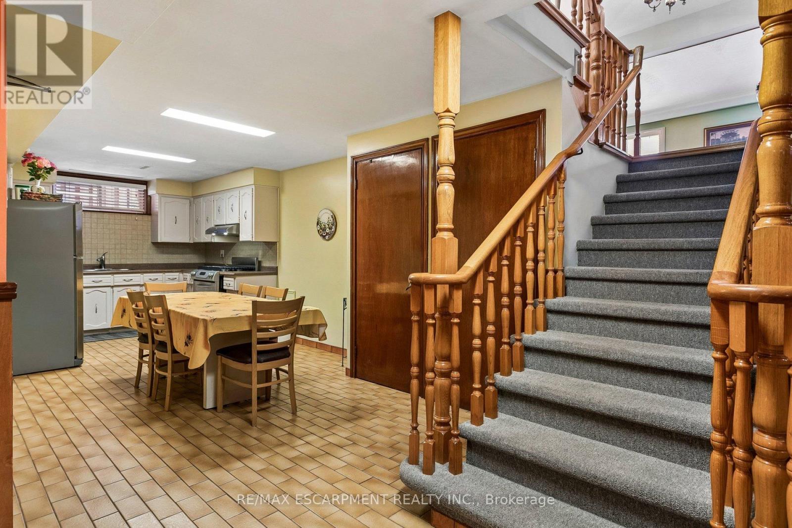 1400 Bough Beeches Boulevard, Mississauga, ON - Indoor