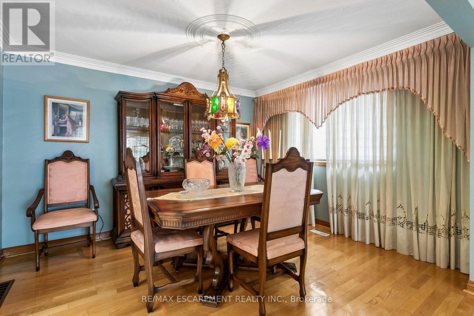 1400 Bough Beeches Boulevard, Mississauga, ON - Indoor Photo Showing Dining Room