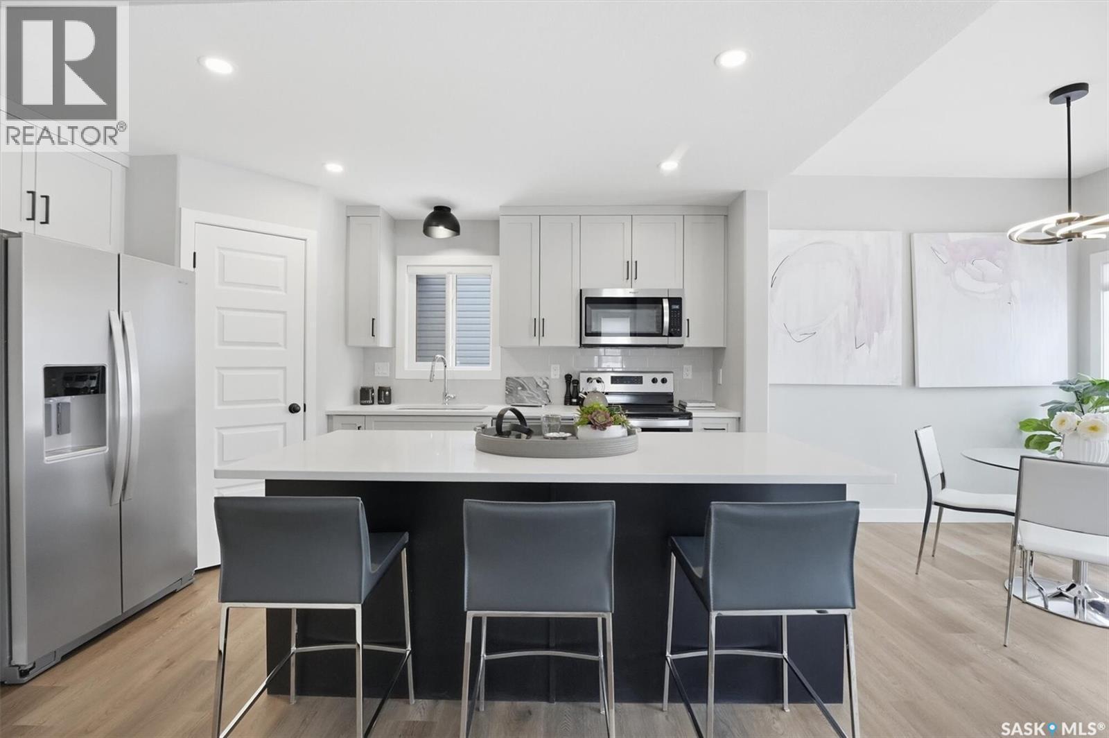 1046 Nightingale Terrace, Saskatoon, SK - Indoor Photo Showing Kitchen With Upgraded Kitchen