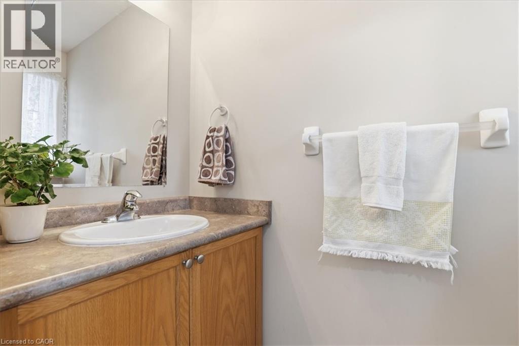 324 Maverick Street, Waterloo, ON - Indoor Photo Showing Bathroom