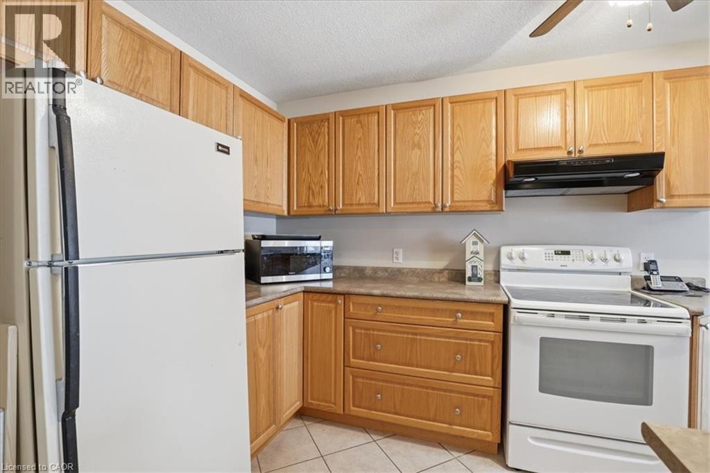 324 Maverick Street, Waterloo, ON - Indoor Photo Showing Kitchen