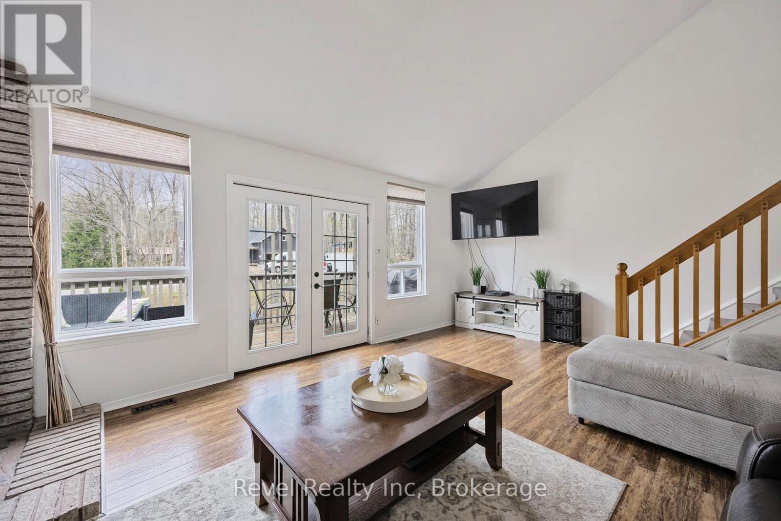 158 Desroches Trail, Tiny, ON - Indoor Photo Showing Living Room
