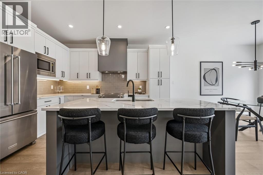 58 Walker Road, Ingersoll, ON - Indoor Photo Showing Kitchen With Stainless Steel Kitchen With Upgraded Kitchen
