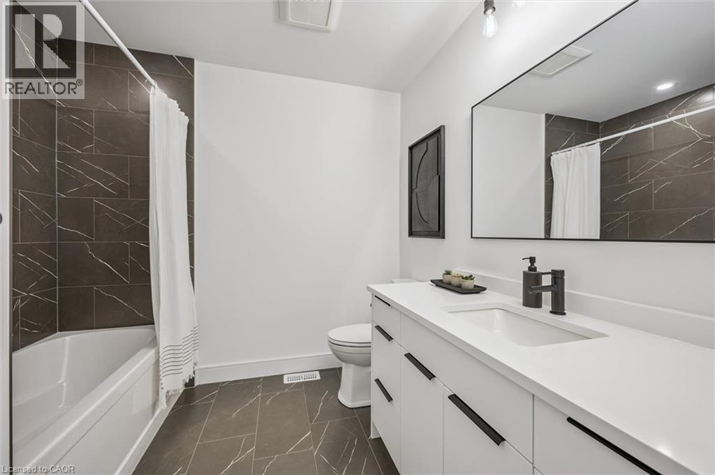 58 Walker Road, Ingersoll, ON - Indoor Photo Showing Bathroom