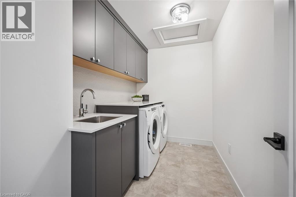 58 Walker Road, Ingersoll, ON - Indoor Photo Showing Laundry Room