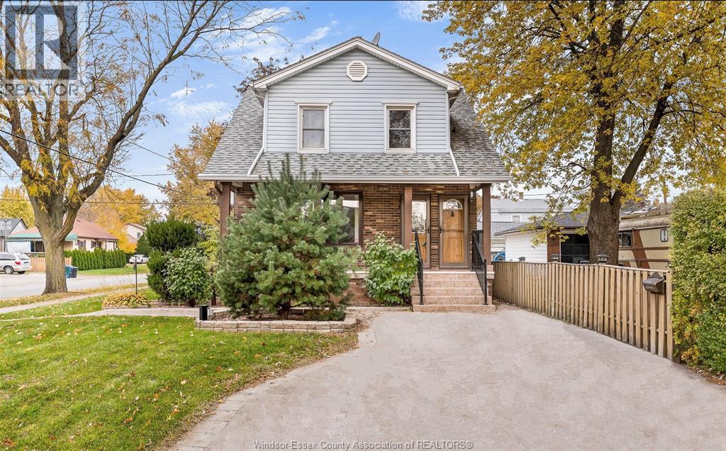 704 Bensette, Windsor, ON - Outdoor