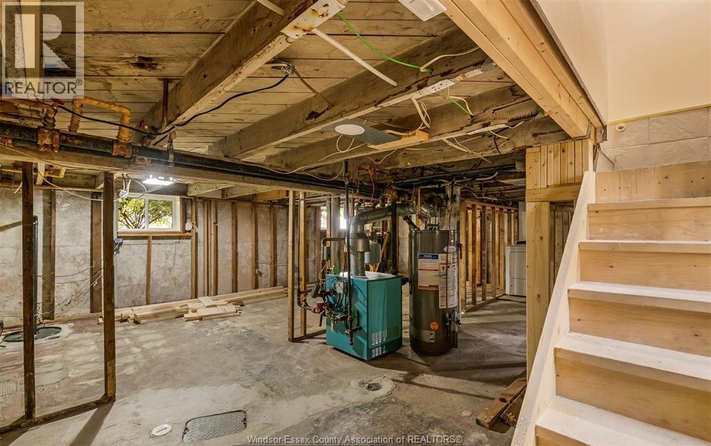 704 Bensette, Windsor, ON - Indoor Photo Showing Basement