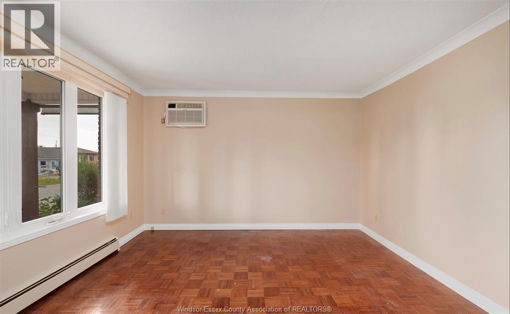 704 Bensette, Windsor, ON - Indoor Photo Showing Other Room