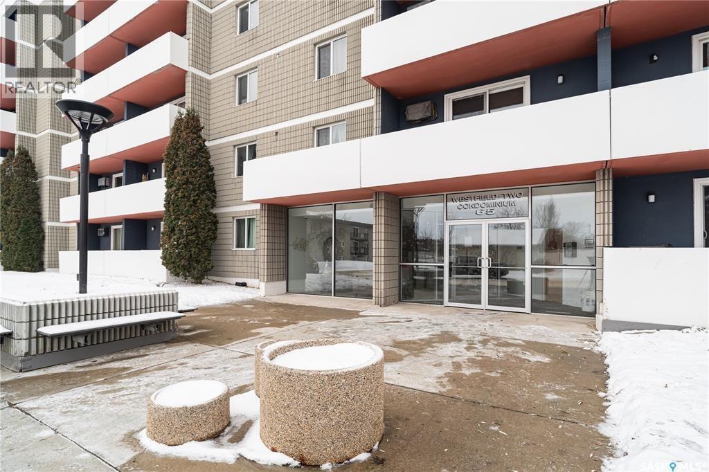 329 65 Westfield Drive, Regina, SK - Outdoor With Balcony