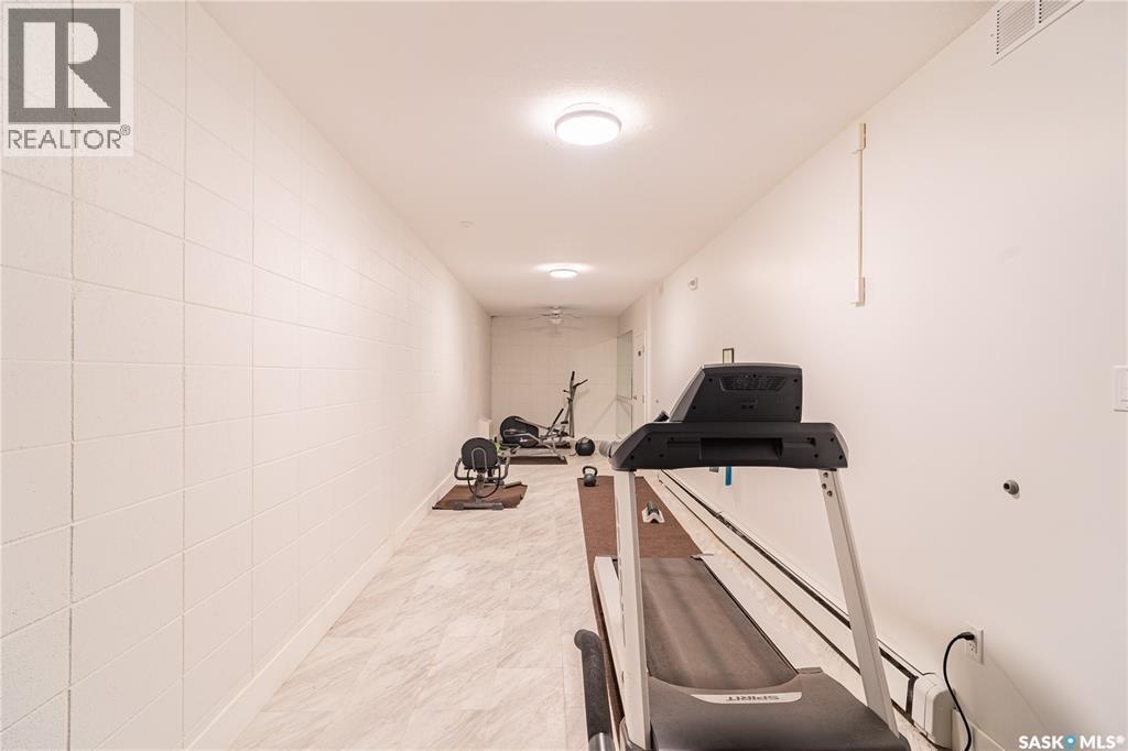 329 65 Westfield Drive, Regina, SK - Indoor Photo Showing Gym Room