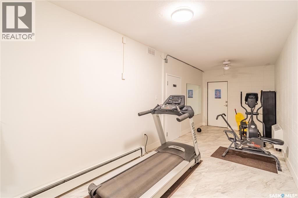 329 65 Westfield Drive, Regina, SK - Indoor Photo Showing Gym Room