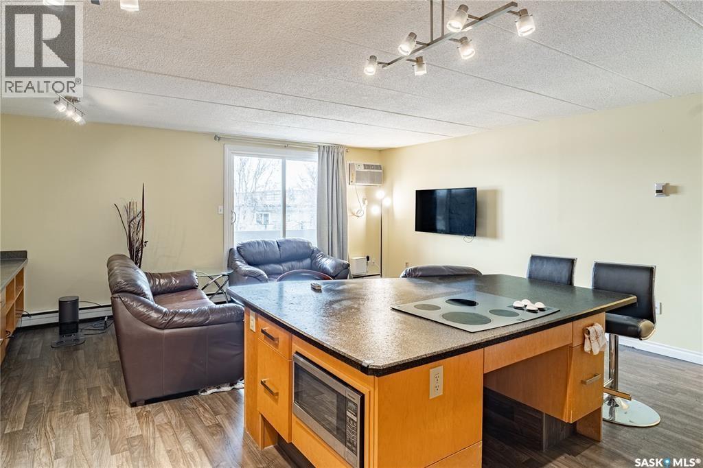 329 65 Westfield Drive, Regina, SK - Indoor