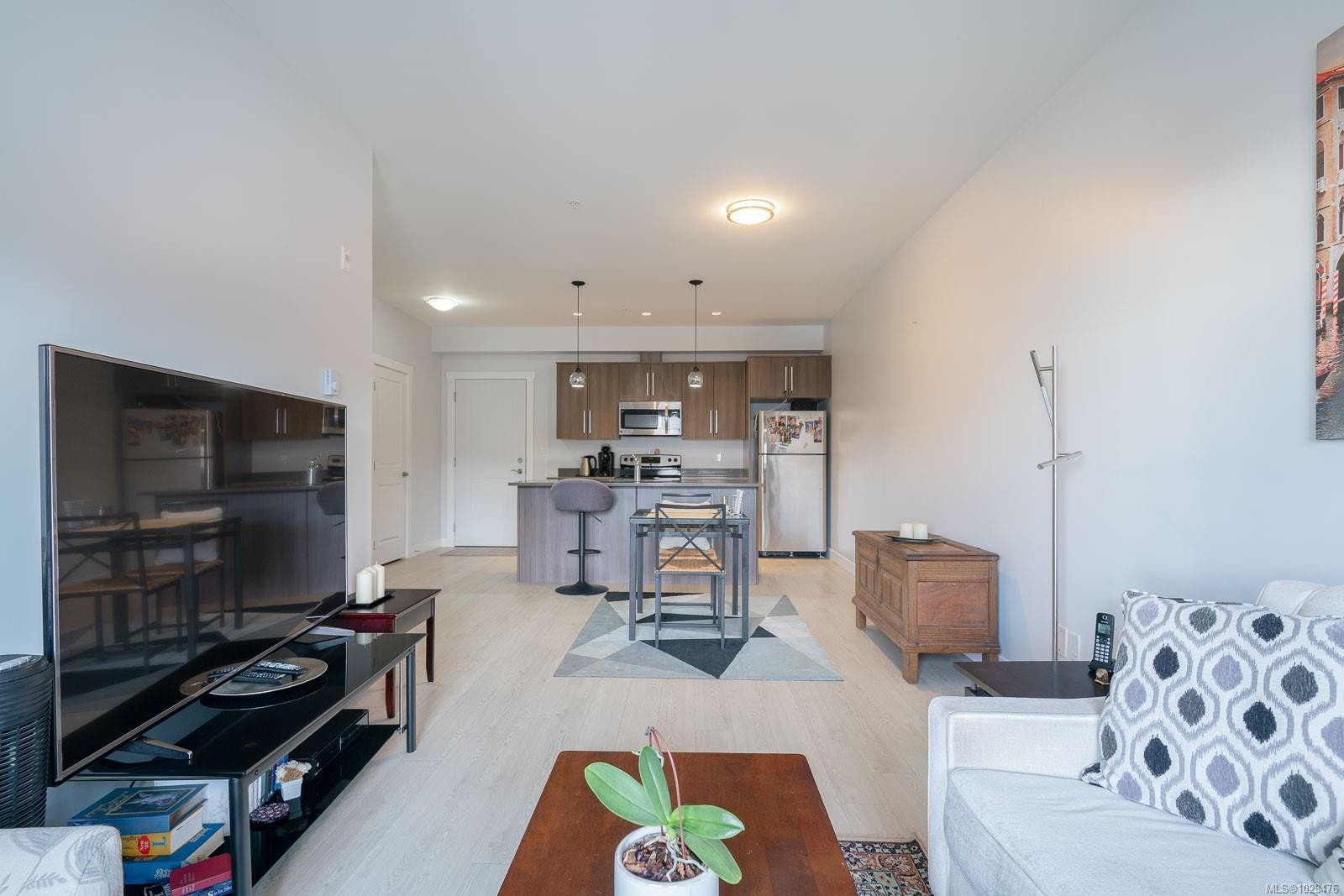 208-15 Canada Ave, Duncan, BC - Indoor