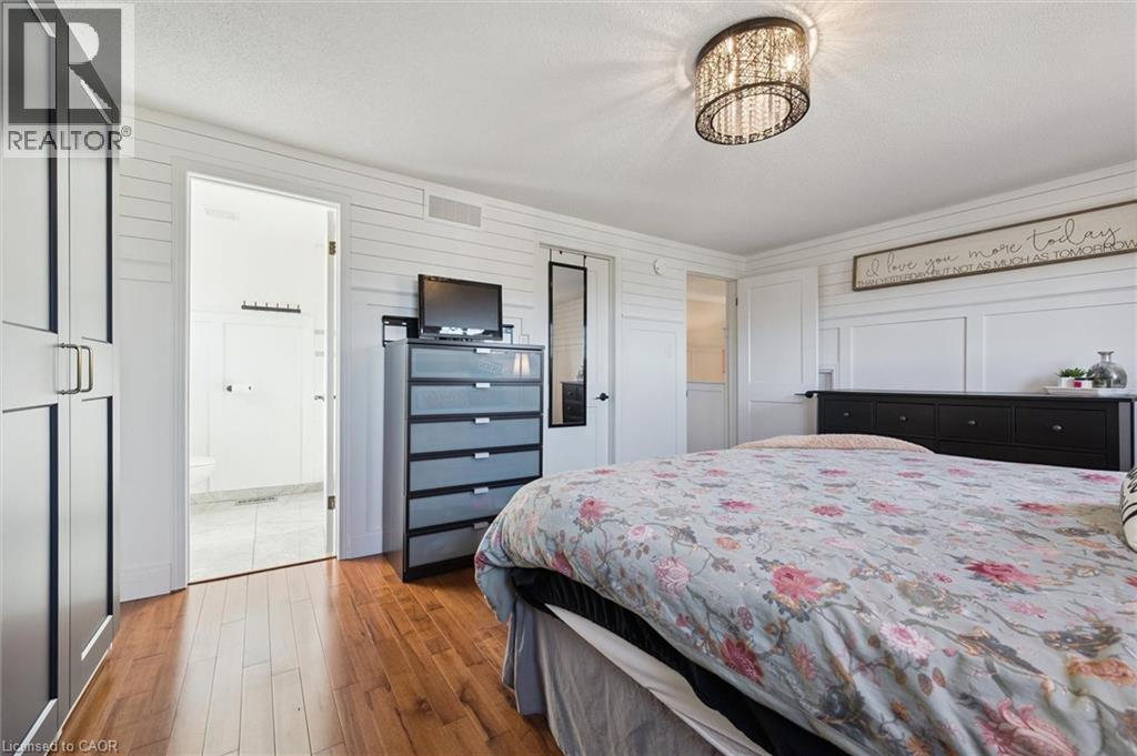 3 Alona Avenue, Cambridge, ON - Indoor Photo Showing Bedroom