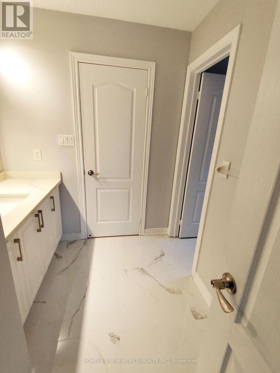 53 Larkmead Crescent, Markham, ON - Indoor Photo Showing Bathroom