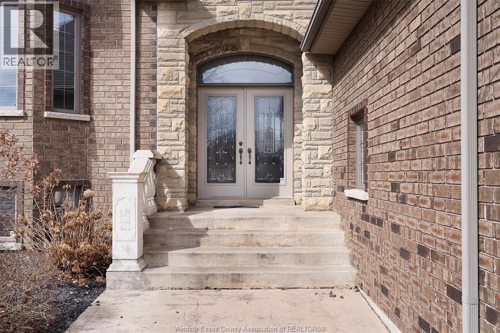 199 Ellison, Leamington, ON - Outdoor