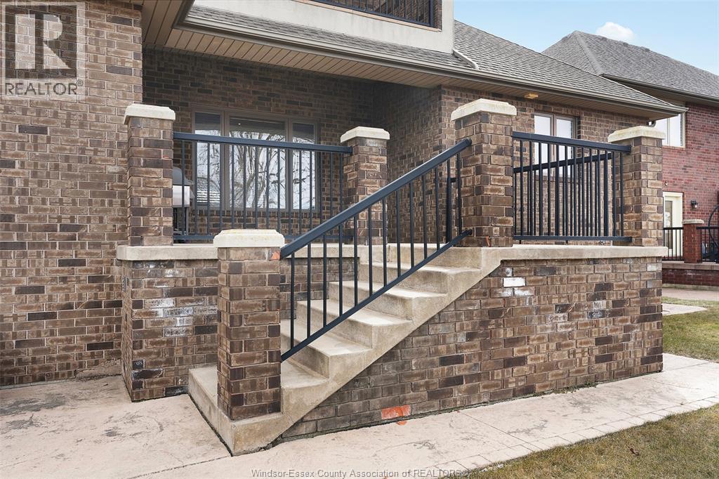 199 Ellison, Leamington, ON - Outdoor